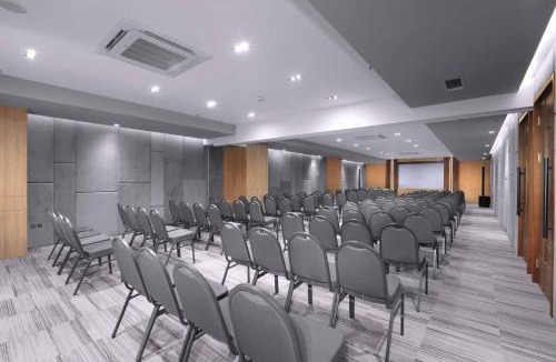 Jakarta Hotel | Neo Hotel Puri Indah
