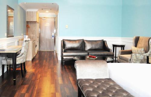 Jakarta Hotel | Royal Palm Hotel & Conference Center Cengkareng