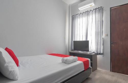 Jambelaer Hotel | RedDoorz Syariah near Wisata Situ Gunung Sukabumi