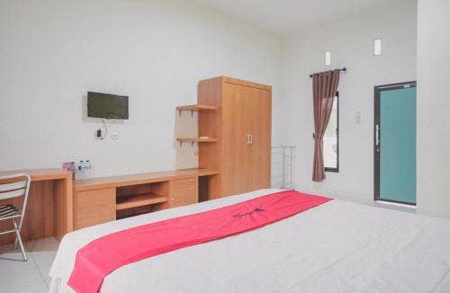 Jambi House | RedDoorz Syariah @ Pasir Putih Jambi