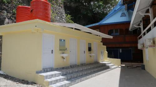 Bira Hostel | Phinisi Hostel Bira
