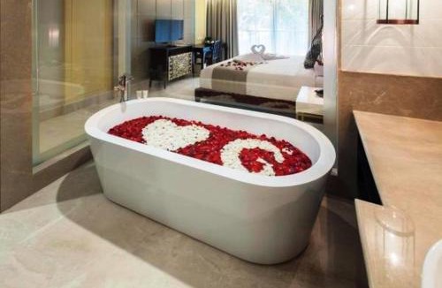 Petitenget Hotel | Jambuluwuk Oceano Seminyak Hotel