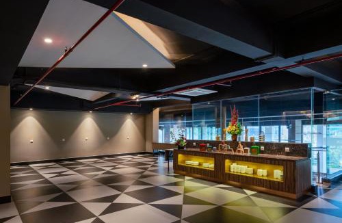 Sidoarjo Hotel | Luminor Hotel Airport Sidoarjo By WH , Best Choice and Strategic Location with a Rooftop area in Town
