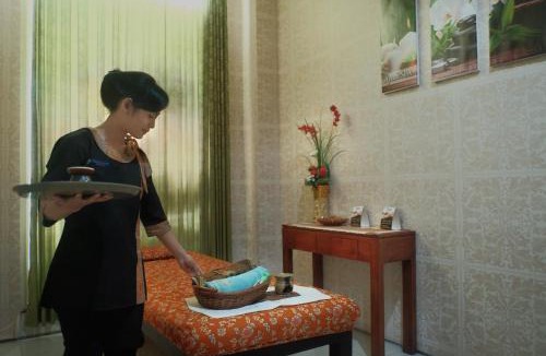 Laweyan Hotel | Megaland Hotel Solo