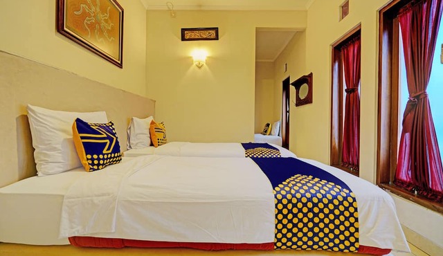 SPOT ON 92975 Aria Hostel Capsul Cihampelas