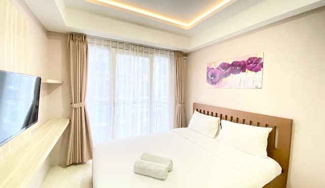 Homey Studio Room At Grand Asia Afrika Apartment in Bandung