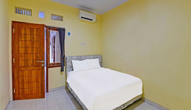 OYO 90823 Casa Jupiter Shine