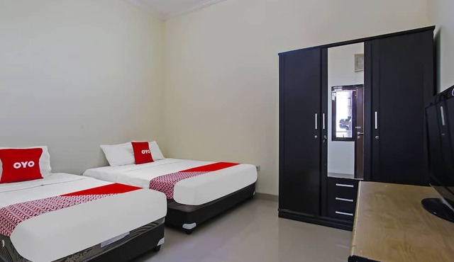 Hotel O Wahidin Guesthouse in Pekalongan