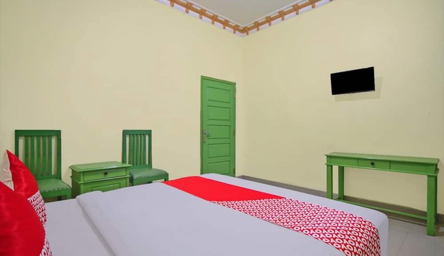 OYO 2596 Homestay Hj. Suharti in Natar