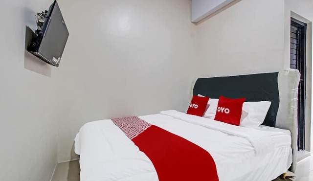 Hotel O Griya Putih in Baturetno
