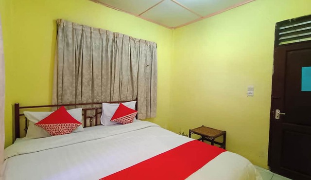 Hotel O Penginapan & Villa Sirait
