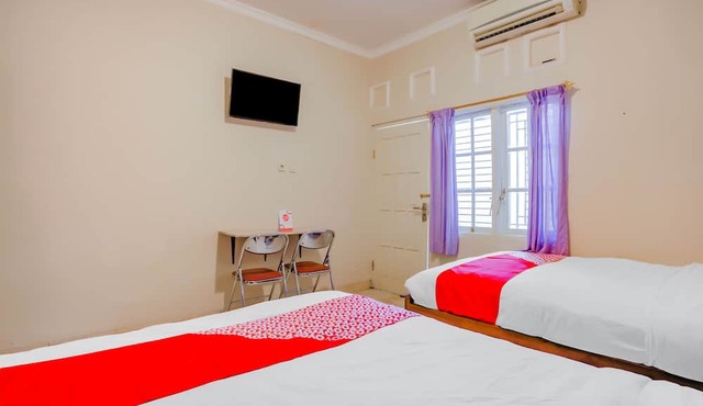 Hotel O Kenari House Syariah in Depok