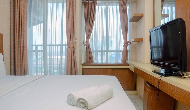 Comfort and Modern Studio Tifolia Apartment