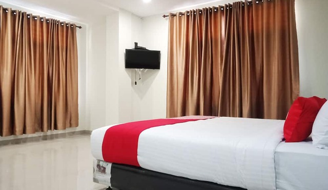OYO 2382 Wisata Hotel