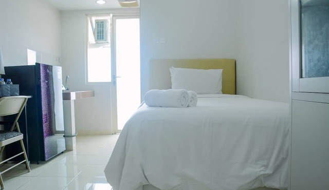 Cozy Studio Apartment at Margonda Residence 4