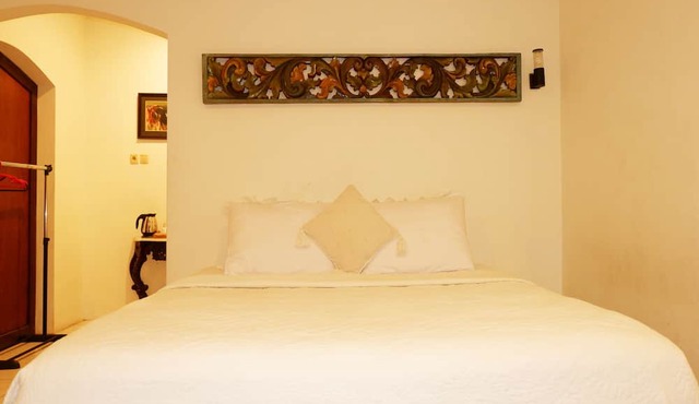 OYO 604 Cemara S Homestay in Batu