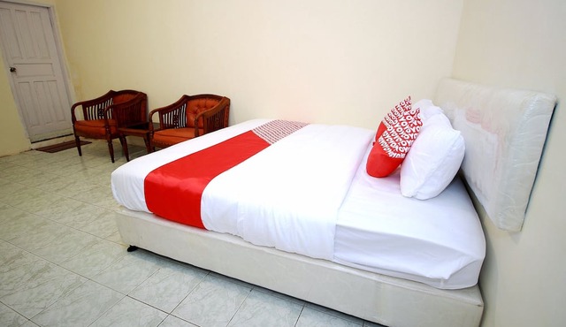 OYO 1335 Anie 71 Residence in Bengkulu