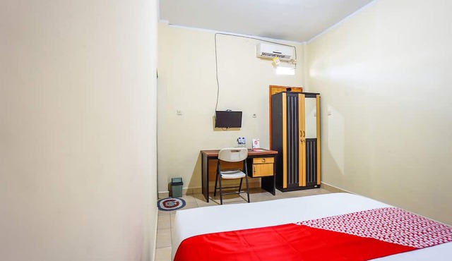 OYO 1720 A2b Residence