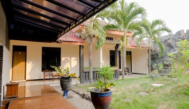 OYO 1971 Hotel Dewi in Peterongan