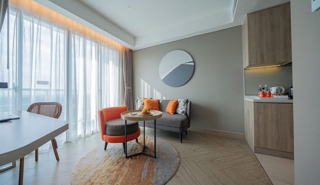 HARRIS Suites Puri Mansion Jakarta