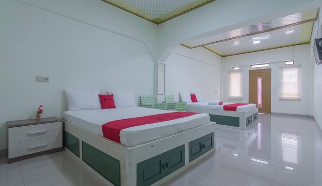 RedDoorz Resort Syariah @ Batu Apung Purwakarta