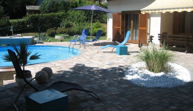 Holiday flat with terrace in Flattach