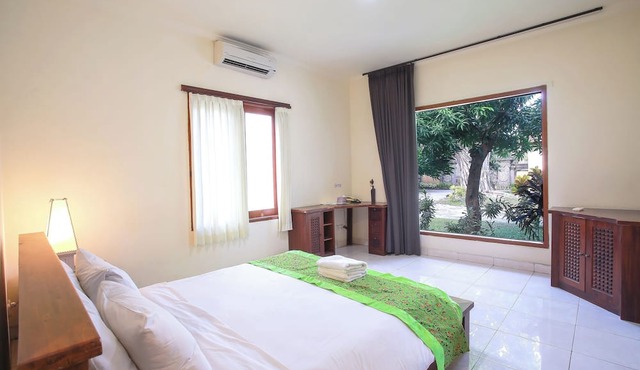 Mirah Hotel