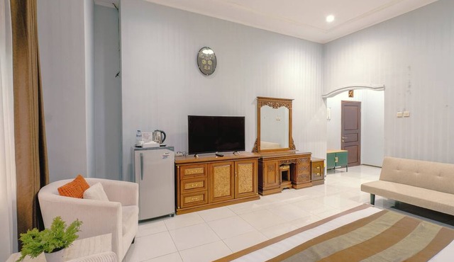 Aleyra Hotel and Villa Garut