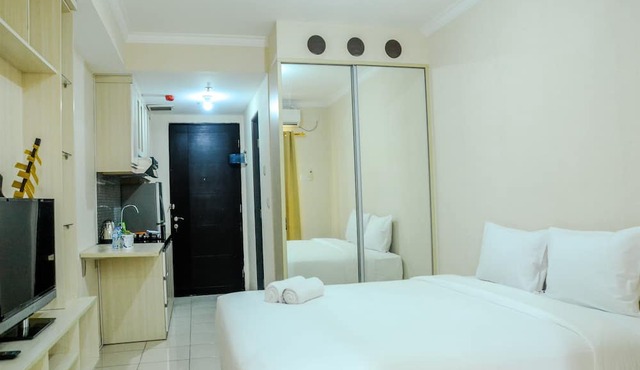 Simply Studio Room at Grand Serpong Apartment By Travelio in Tangerang