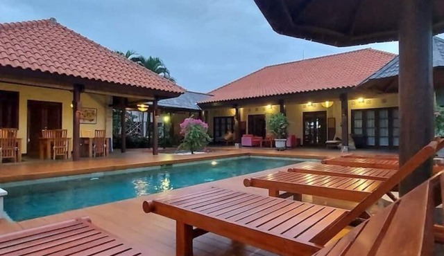 Bale Solah Lombok Holiday Resort
