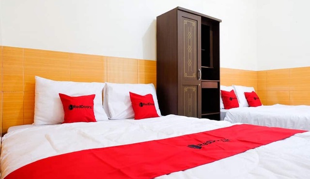 RedDoorz near STAB Syailendra Kopeng