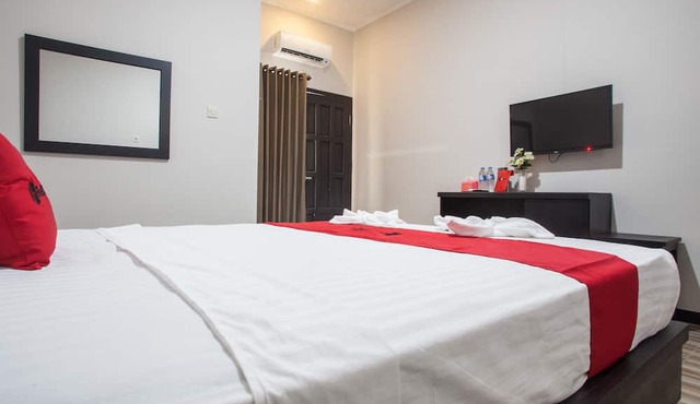 RedDoorz Plus near Banyuwangi Airport