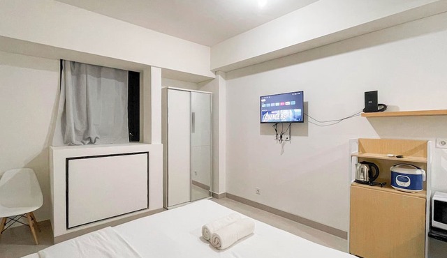 Simple Look Studio (No Kitchen) Near Unhas Bandaraya - Tallasa City Makassar Apartment