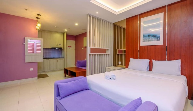 Homey and Modern Studio at Sentul Tower Apartment in Citaringgul