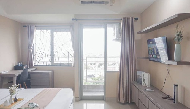 Good Choice and Comfy Studio Apartment at LRT City Jatibening