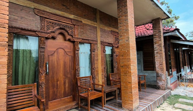 Sunrise Sea Hill Cottages in Karimun Jawa