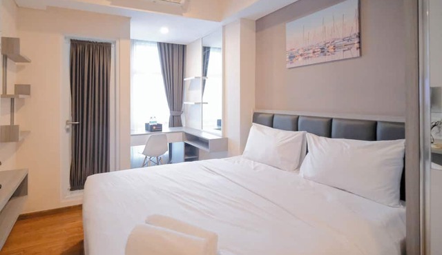 Compact And Comfortable Living Studio At Grand Sungkono Lagoon Apartment in Surabaya