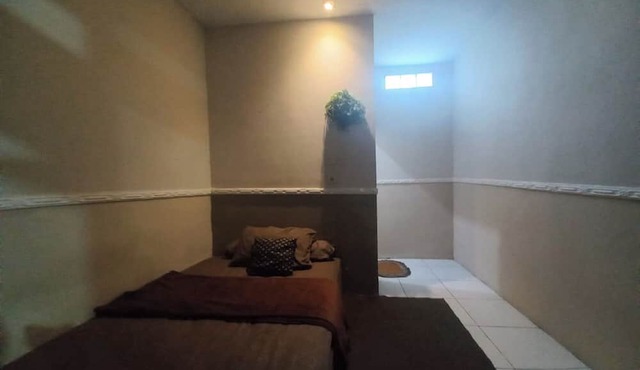 SPOT ON 94051 Mekar Guest House Syariah in Mekargalih