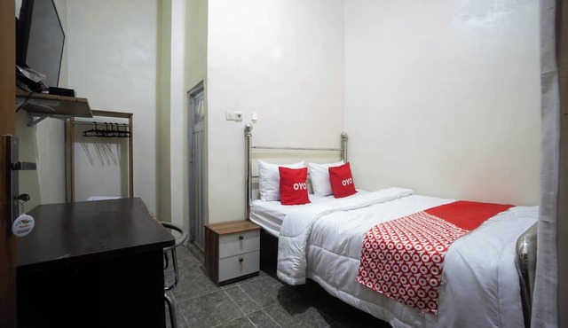 OYO 93987 Suropati 2 Guest House