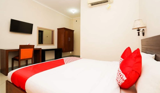 Capital O 1430 Hotel Ratna Syariah in Probolinggo
