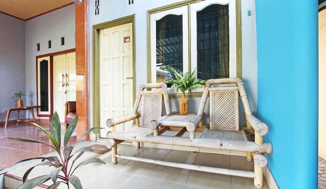 OYO Life 92960 Rumah Kos Kita
