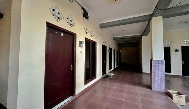 OYO Life 93504 Kost Krisna