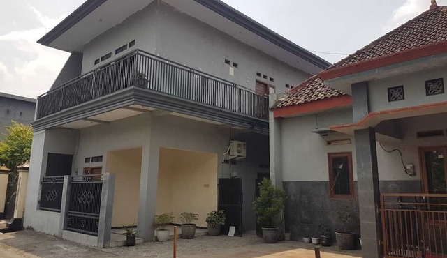Selaraskost Syariah Jombang in Peterongan