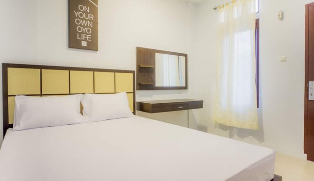 OYO Life 2354 Rose House in Medan