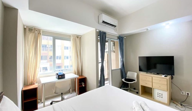 Great Choice Studio Apartment LRT City Jatibening in Bekasi