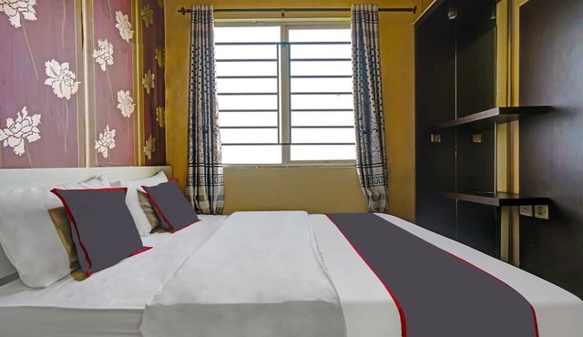 OYO Life 92774 The Edge Apartment By My Home in Cimahi