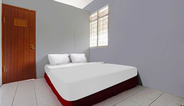 OYO Life 92694 Kost Nino