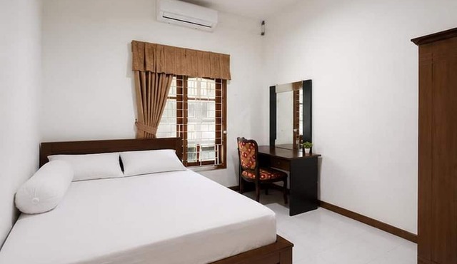 Hotel O Syariah Near UNS Surakarta forme in Surakarta