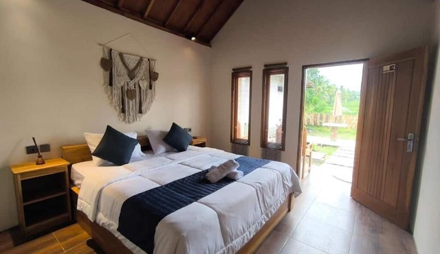 Botanika Estate