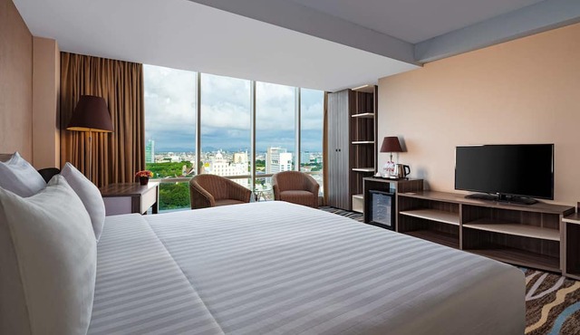 Swiss-Belhotel Waterfront Makassar